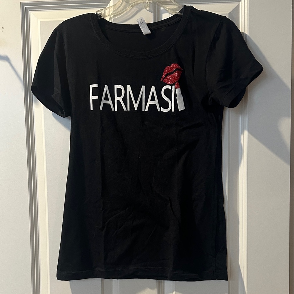 Farmasi Black Tee with Red Lip Graphic
